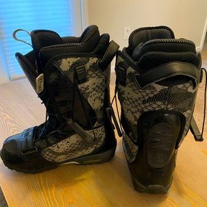 DC Caliber Snowboard Boots- Men’s size 7.5